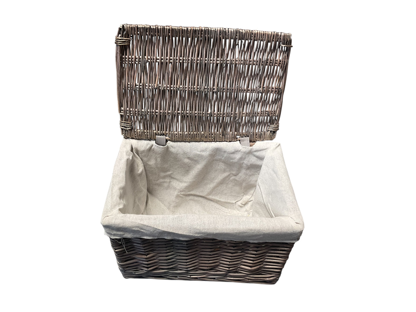 Lined wicker basket with lid